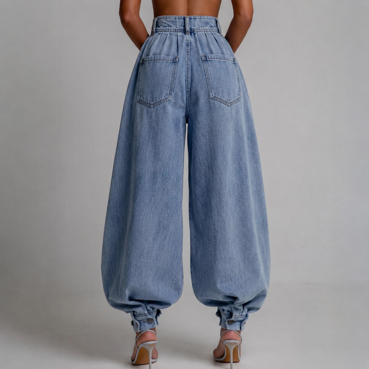 Pantalones vaqueros de corte acampanado