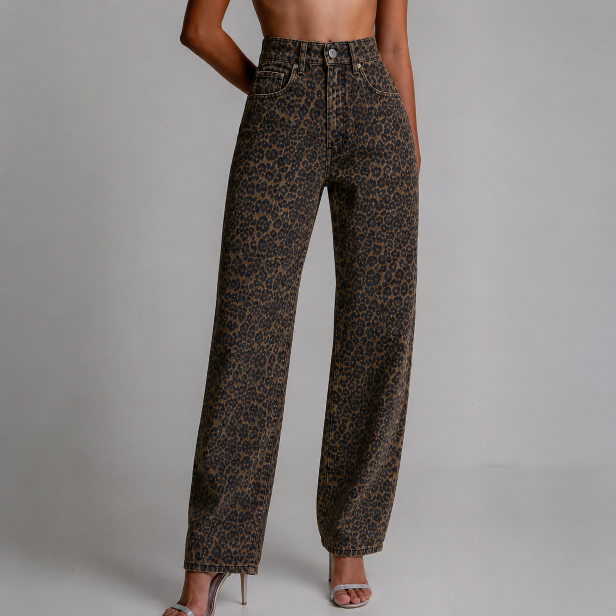 Vaqueros con estampado de leopardo